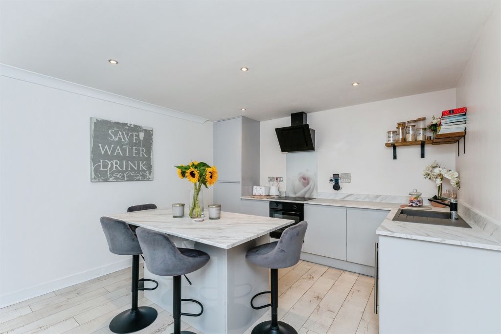 Additional image 5 of 2 bed flat for saleNew Crane Street, Chester CH1