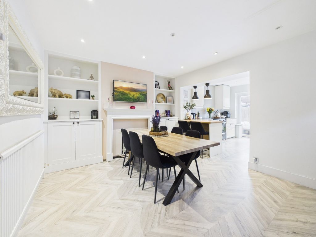 Property photo 3 of 26 4859754