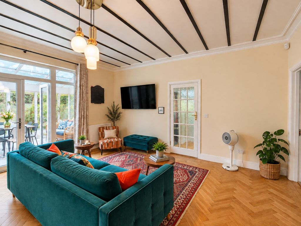 Property photo 2 of 25 5205713
