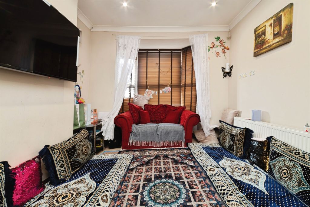 Property photo 2 of 17
