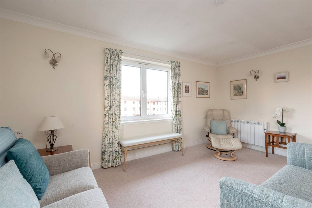 Property photo 3 of 20 Picture No. 05