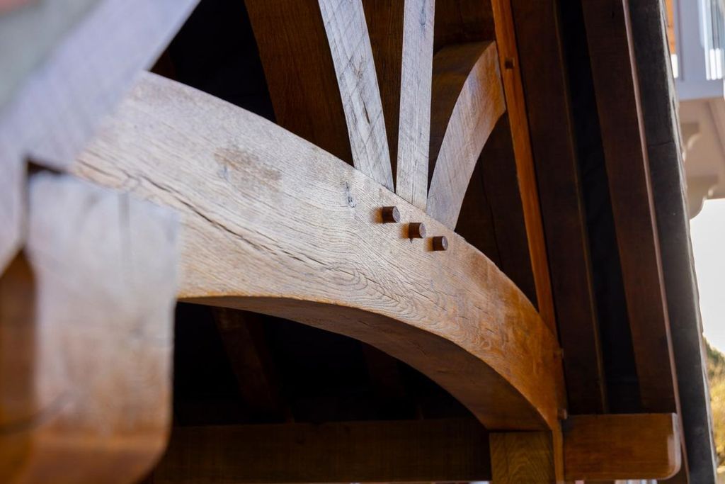 Property photo 3 of 46