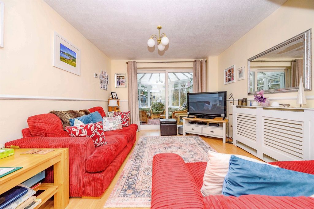 Property photo 3 of 16