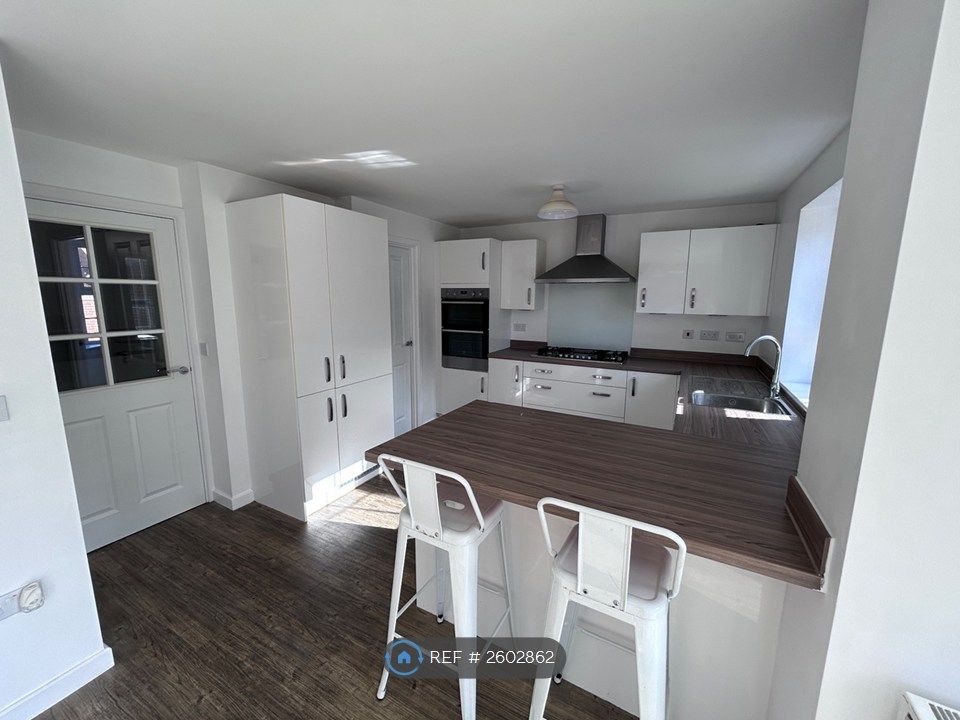 Property photo 3 of 16 Kitchen/Dining Room