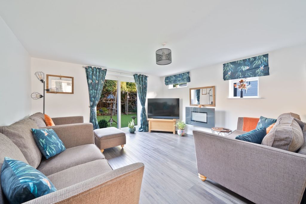 Property photo 3 of 19