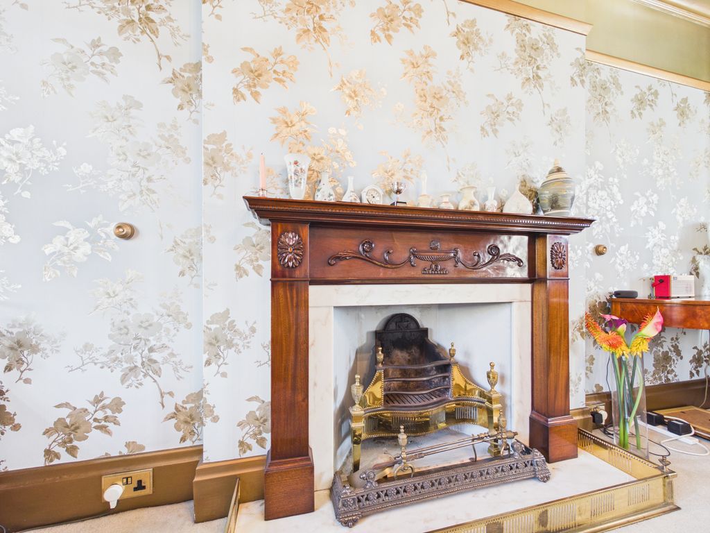 Property photo 3 of 15 Cam01354G0-Pr0680-Still003