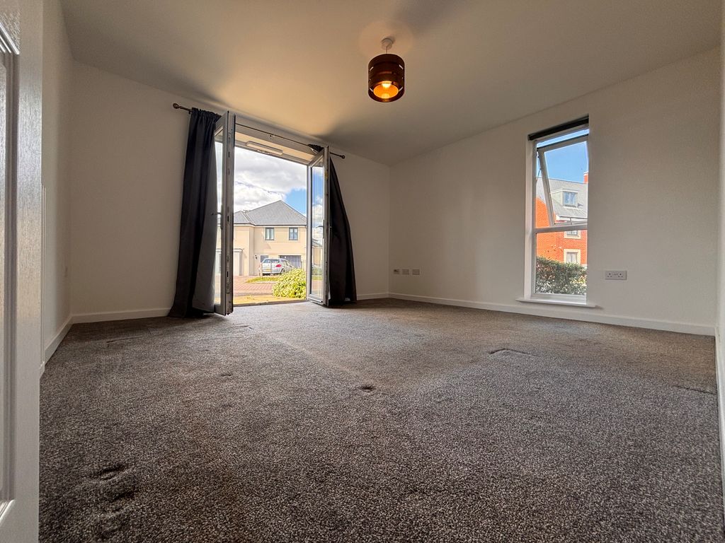 Property photo 1 of 8 Bedroom 2