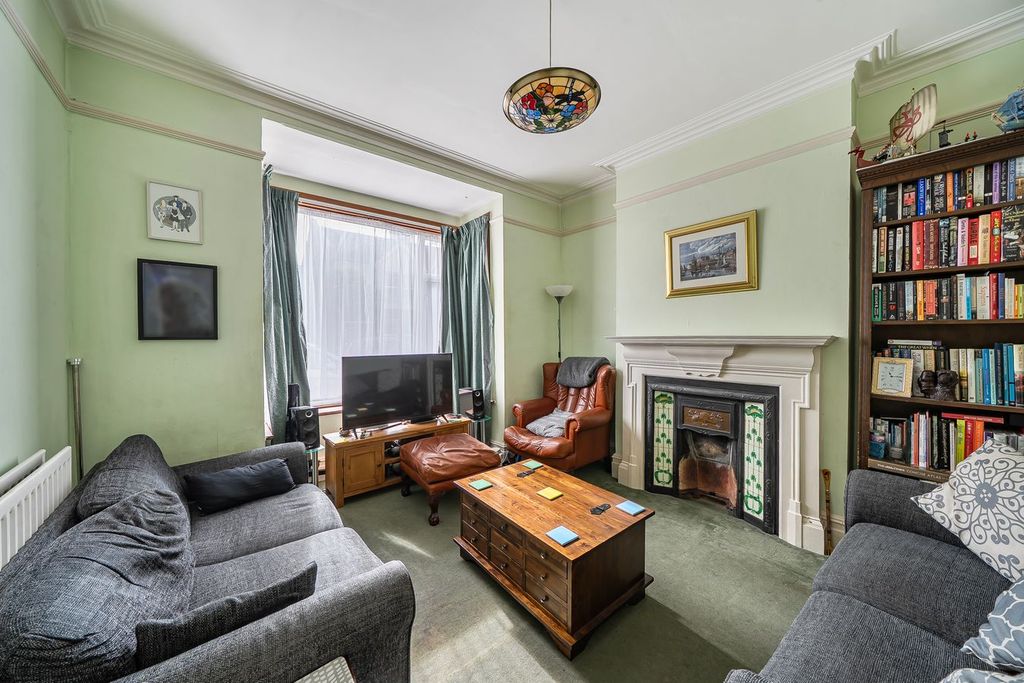Property photo 3 of 13