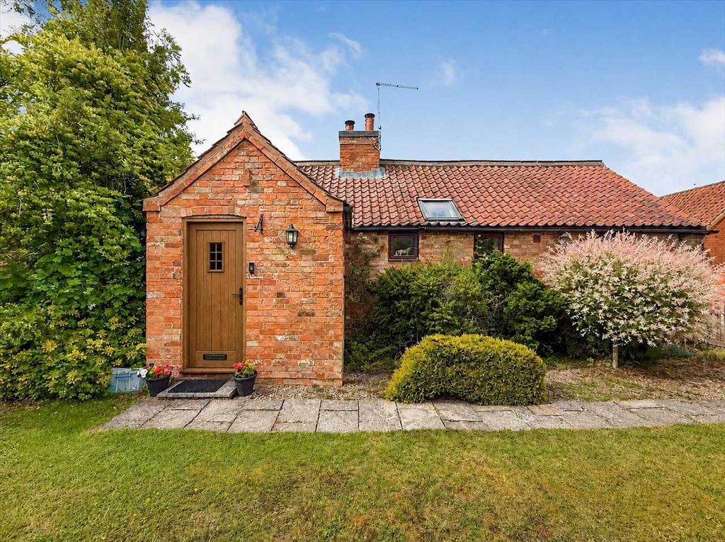 Property photo 2 of 31