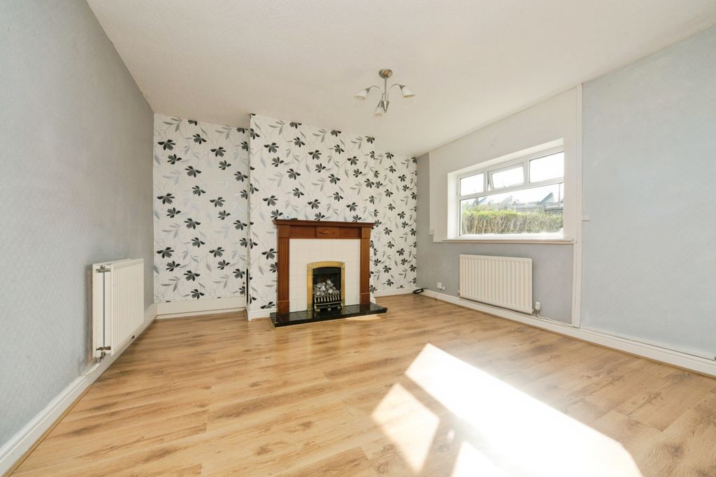 Property photo 3 of 21 Pbox-Img.Jpg