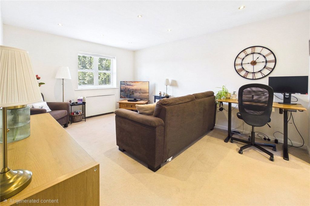 Property photo 3 of 17 Picture No. 33