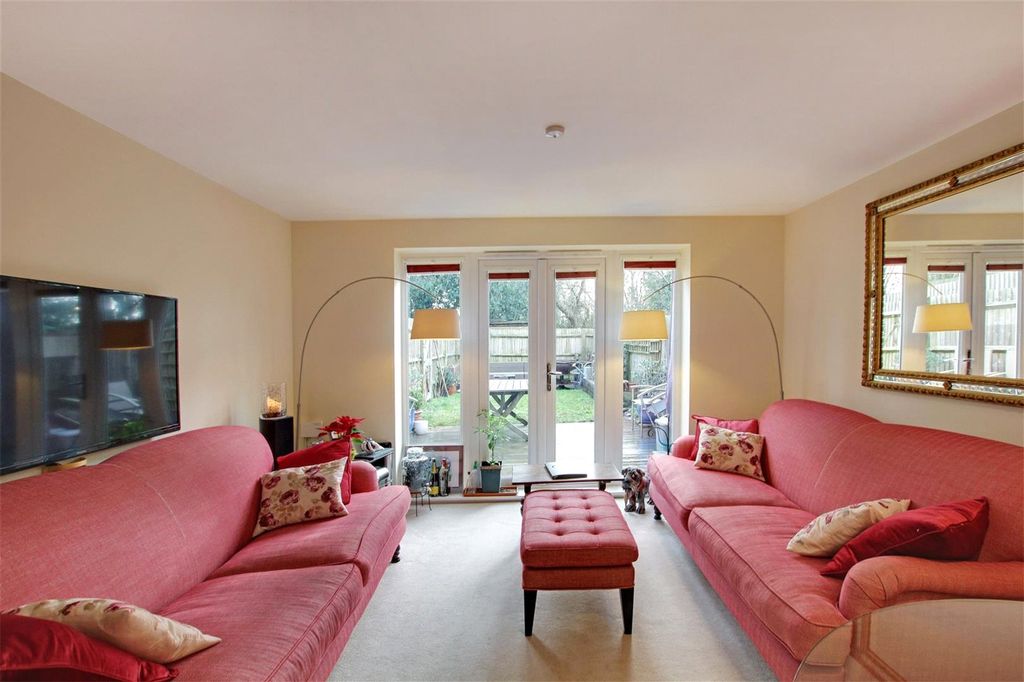 Property photo 2 of 14 Picture No. 12