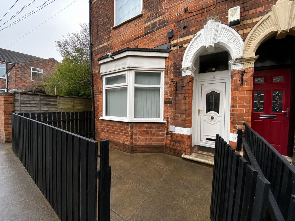 Property photo 1 of 2