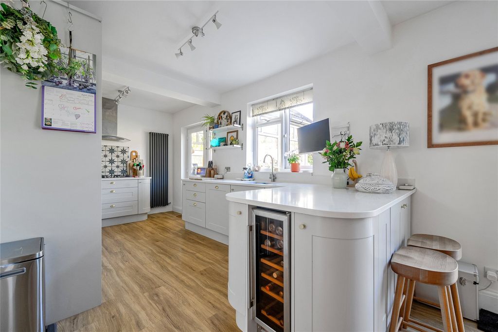 Property photo 3 of 19 Picture No. 17