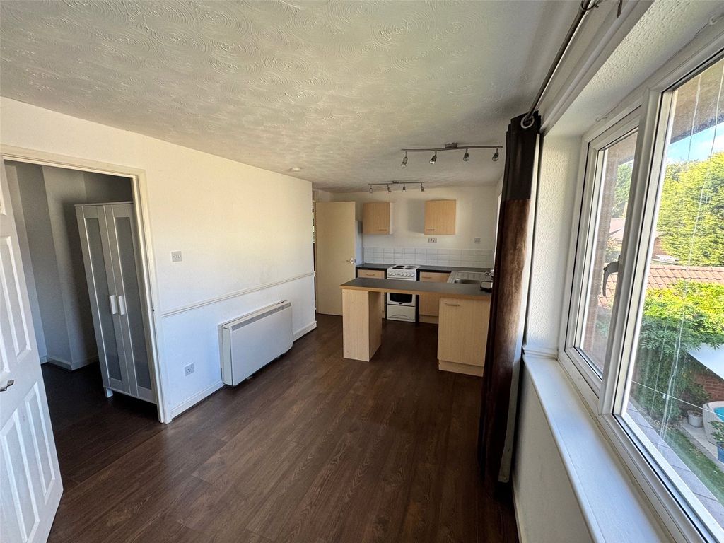 Property photo 2 of 4 Kitchen