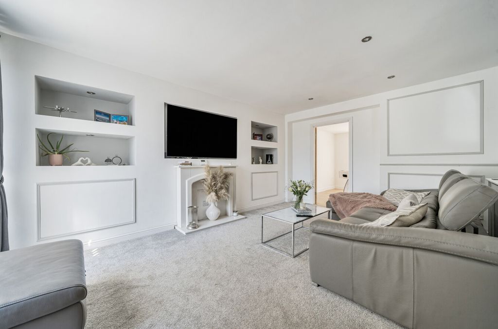 Property photo 2 of 16 1336884-6-68A87F2...