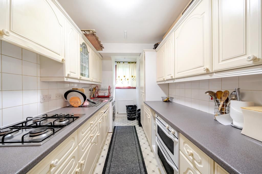 Property photo 3 of 20 Kitchen