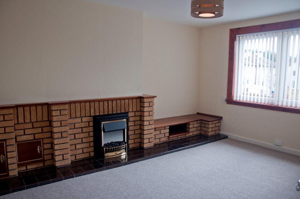 Property photo 2 of 12 Lounge (2).Jpg