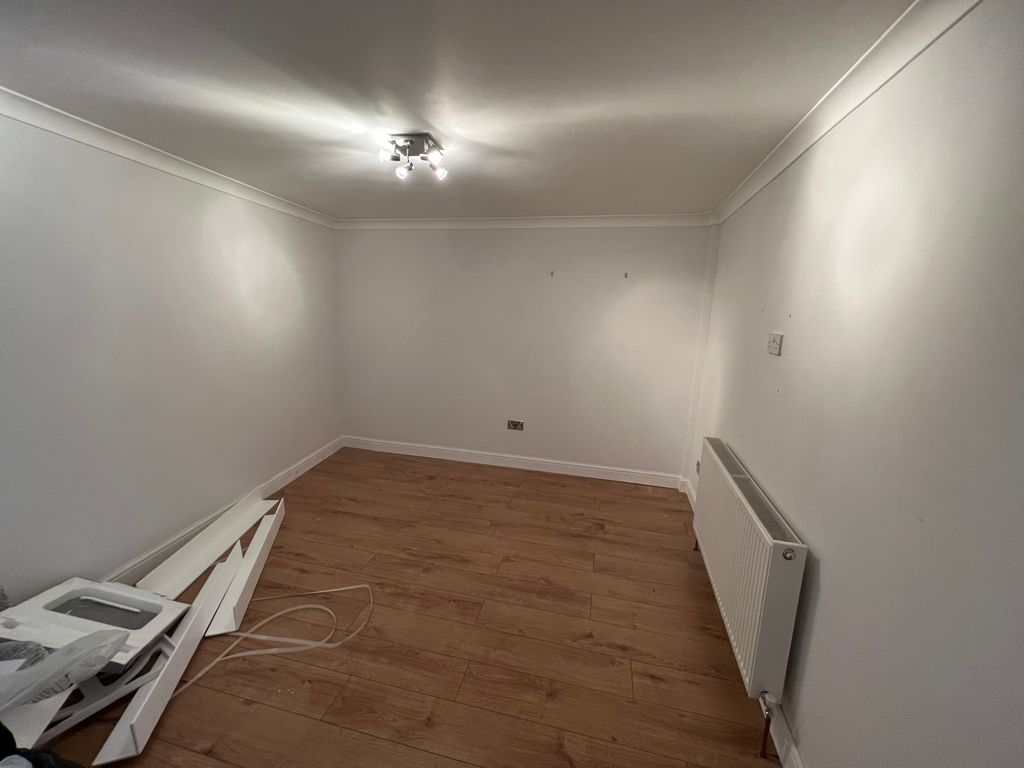 Property photo 3 of 4 Img_6666[1]