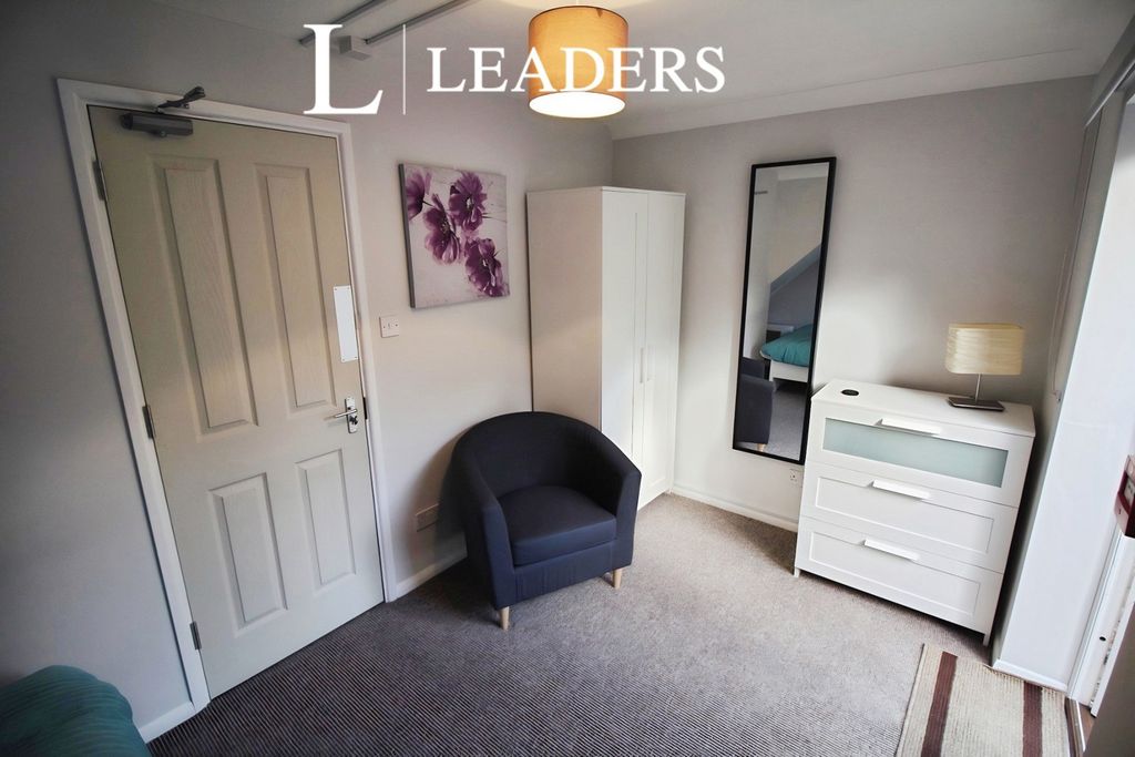 Property photo 2 of 6 Pbox-Img.Jpg