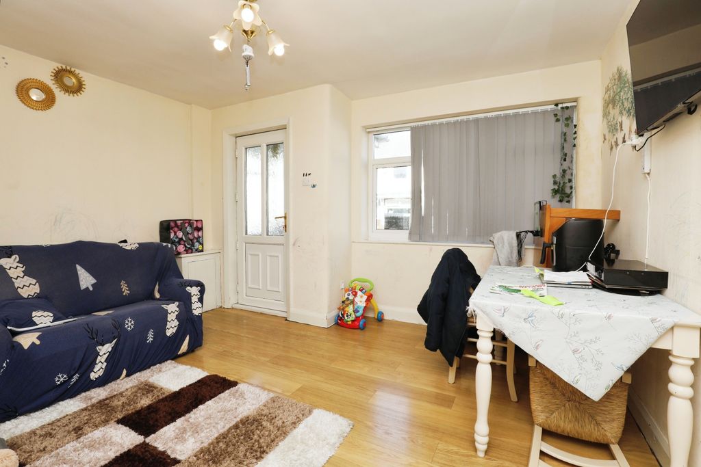 Property photo 3 of 15