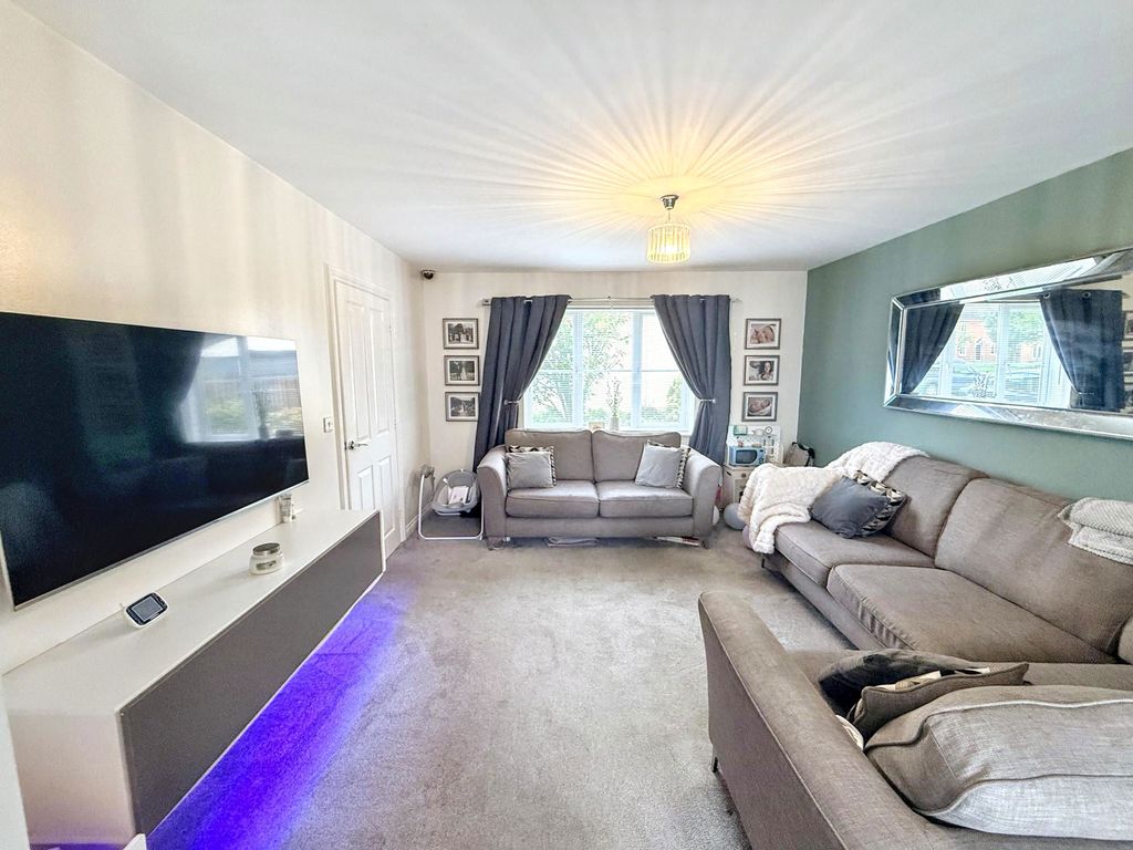 Property photo 3 of 19