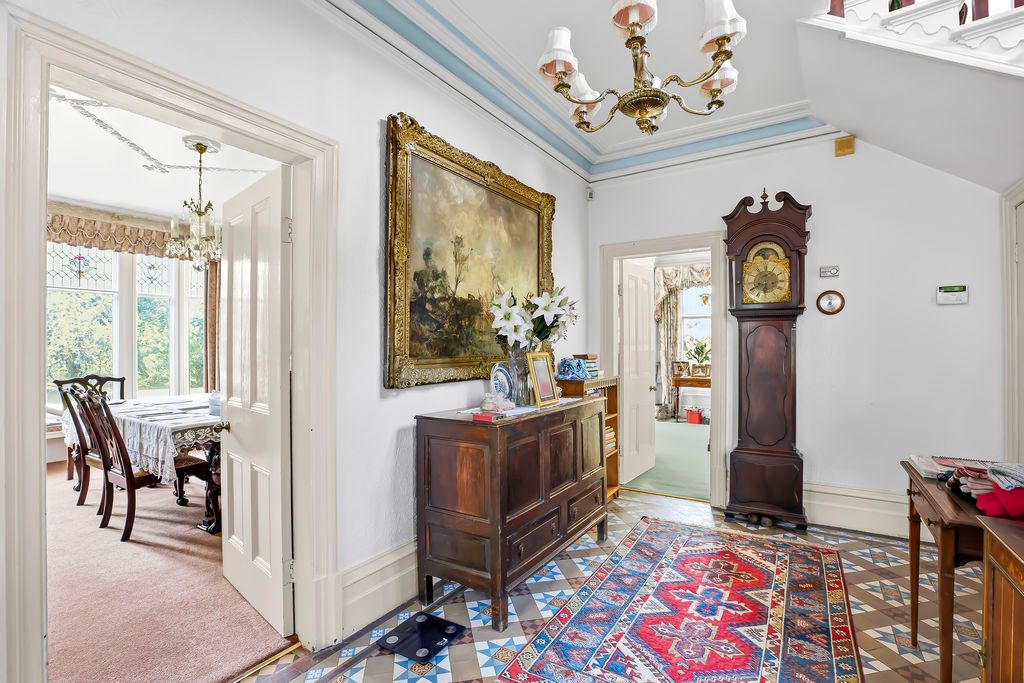 Property photo 3 of 38 Photo 9