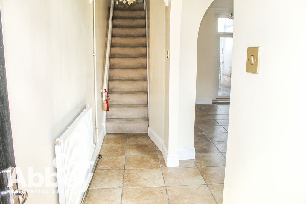 Property photo 2 of 15 Passage