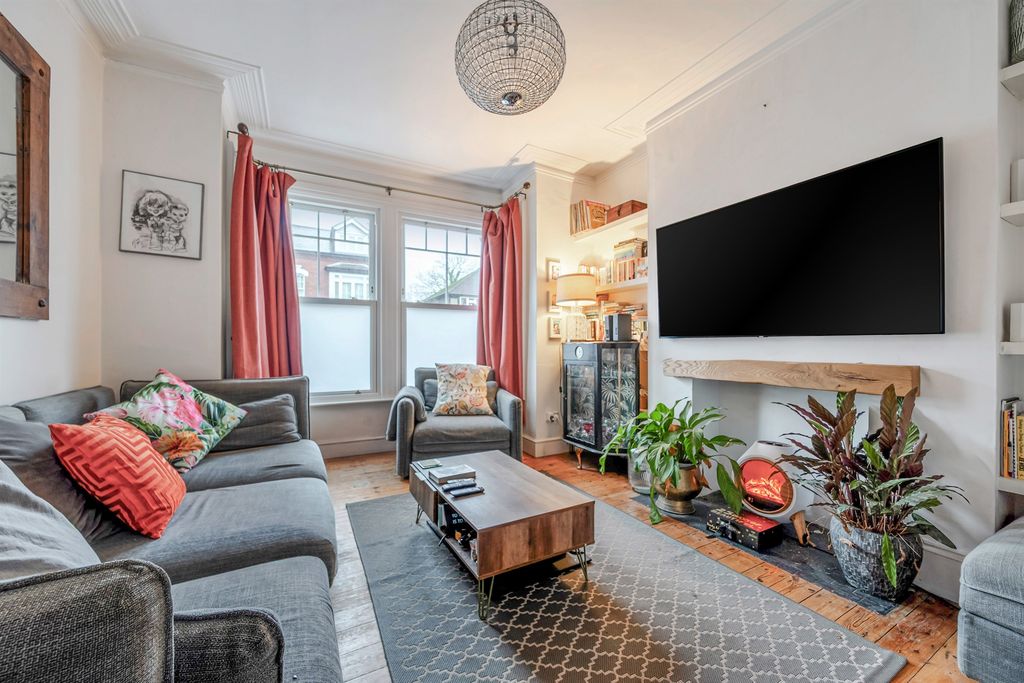 Property photo 3 of 11