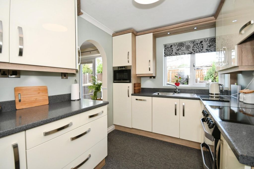 Property photo 2 of 17 Kitchen.Jpg