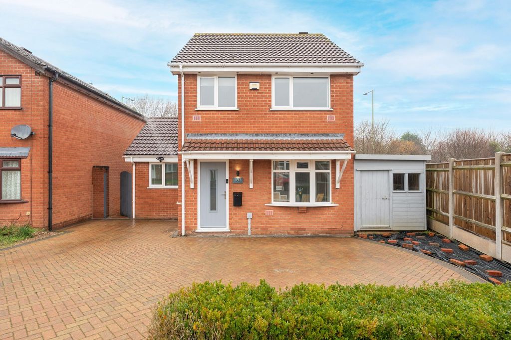 Property photo 1 of 18