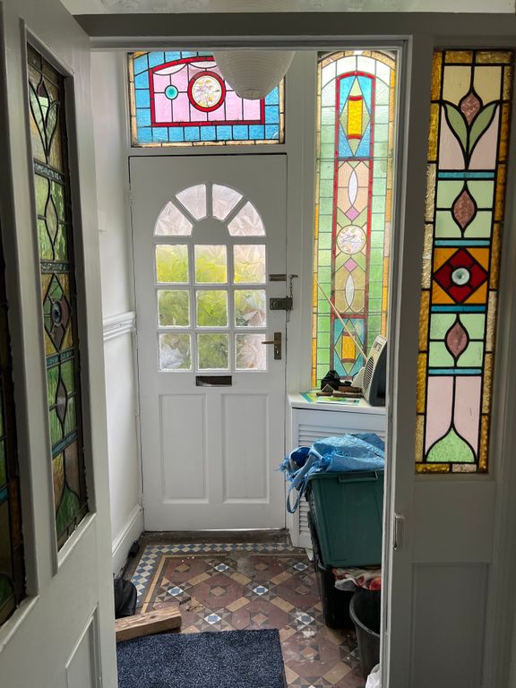Property photo 1 of 7 A Charming Entrance Hallway With Beautiful Stained...