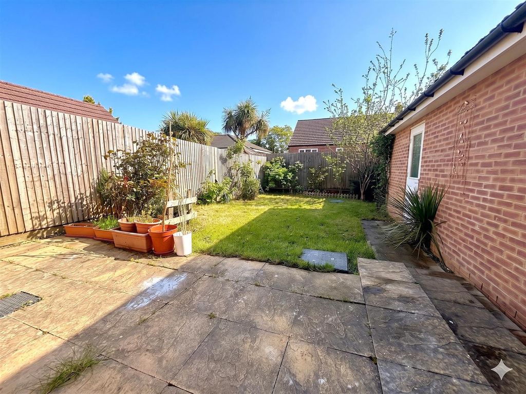 Property photo 2 of 19 Garden.Jpg