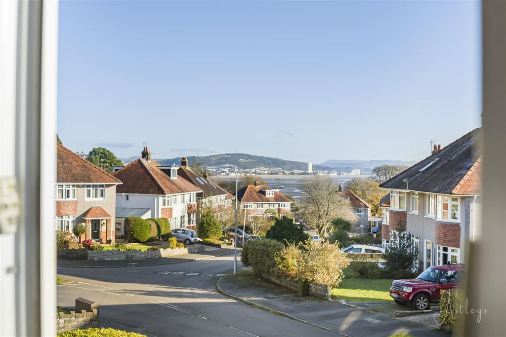 Property photo 3 of 22 40-P1051161.Jpg