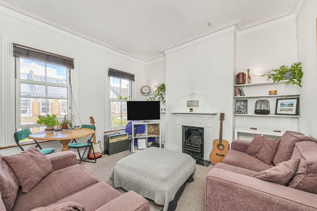 Property photo 2 of 6