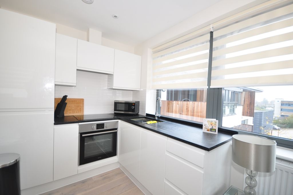 Property photo 3 of 8 034
