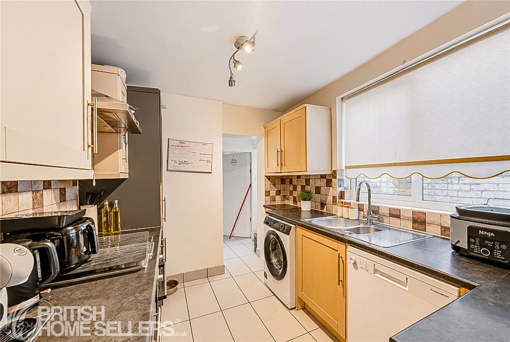Property photo 3 of 13 Picture No. 17