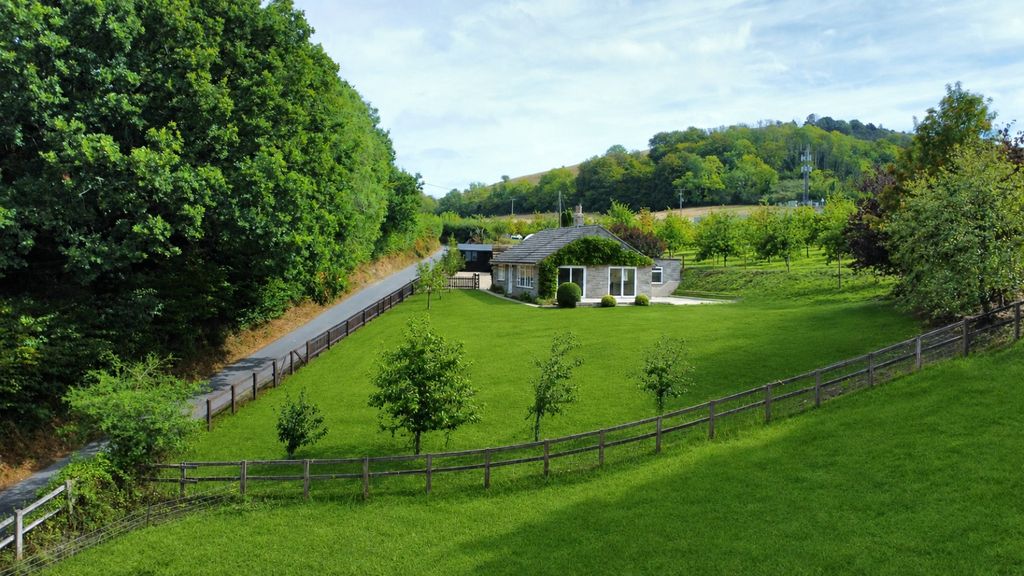 Property photo 1 of 11 Ai Enhanced (Grass)