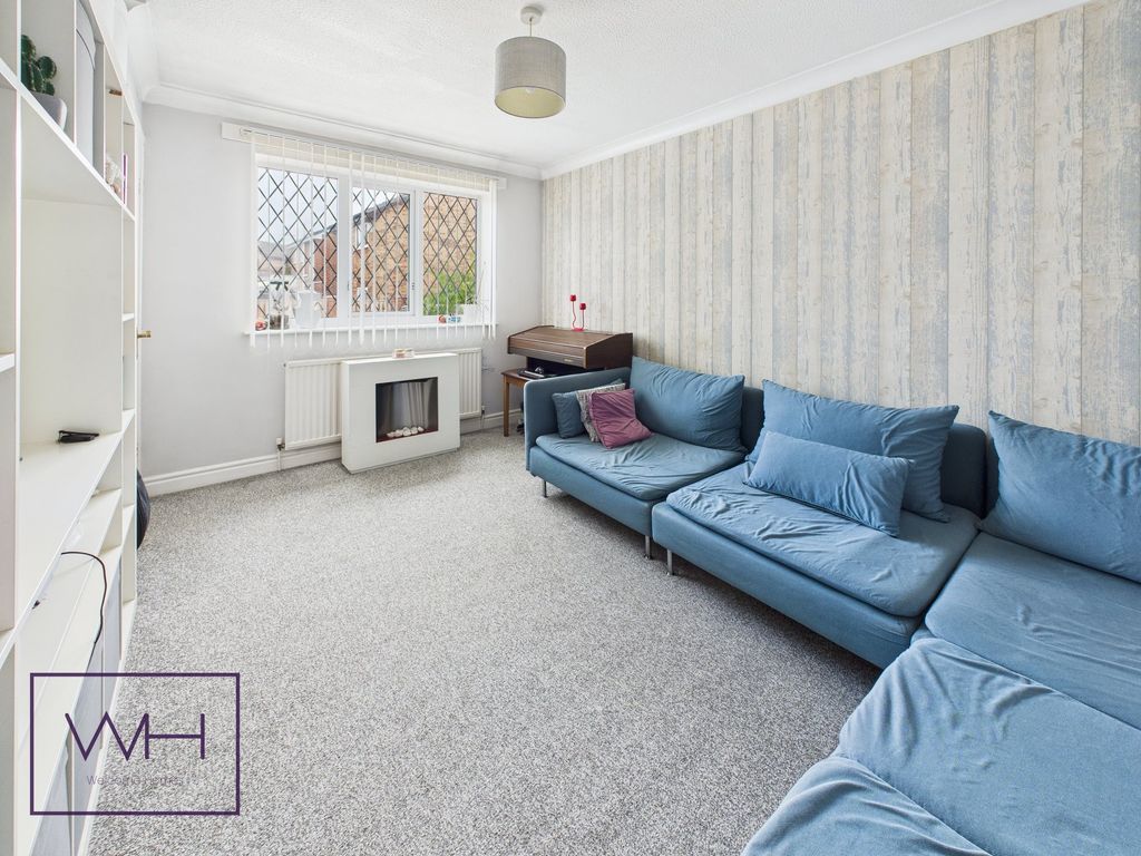 Property photo 3 of 12 Cam03785G0-Pr0302-Still003