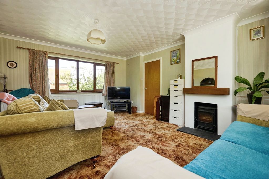 Property photo 3 of 15