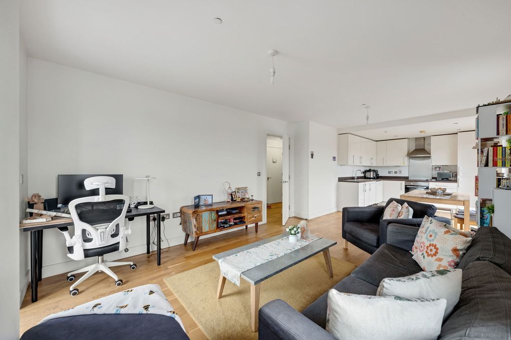 Property photo 2 of 16