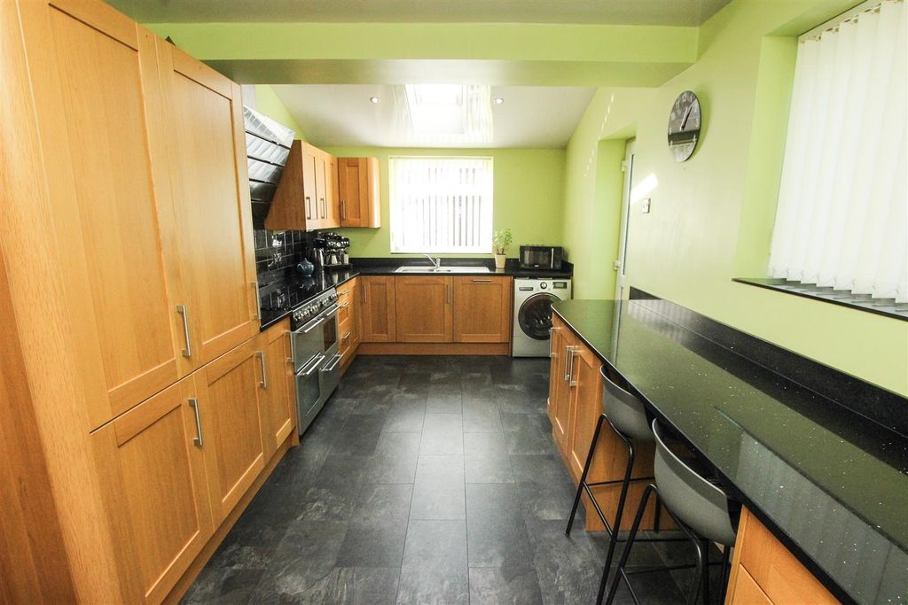 Property photo 3 of 20 Extended Kitchen