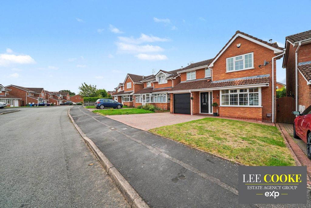 Property photo 1 of 33