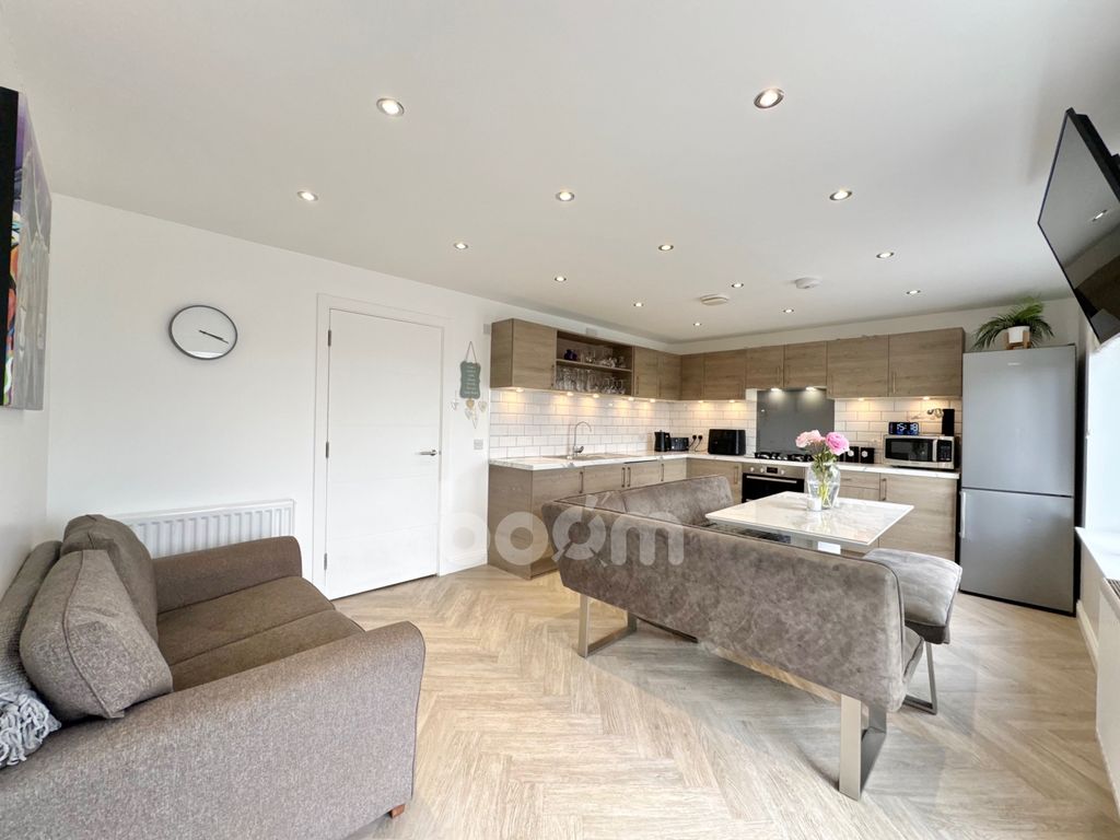 Property photo 2 of 30 Auldlea Gardens, Beith Dining Kitchen