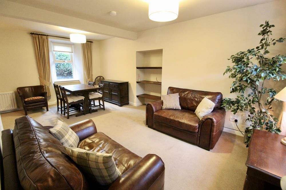 Property photo 1 of 12 Lounge