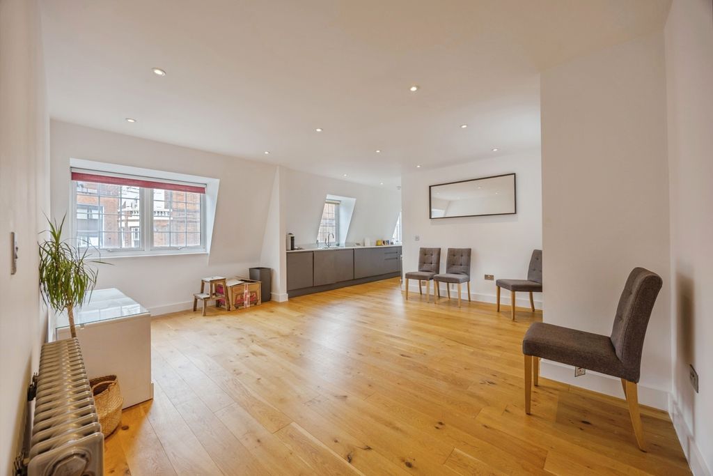 Property photo 2 of 19 Pbox-Img.Jpg