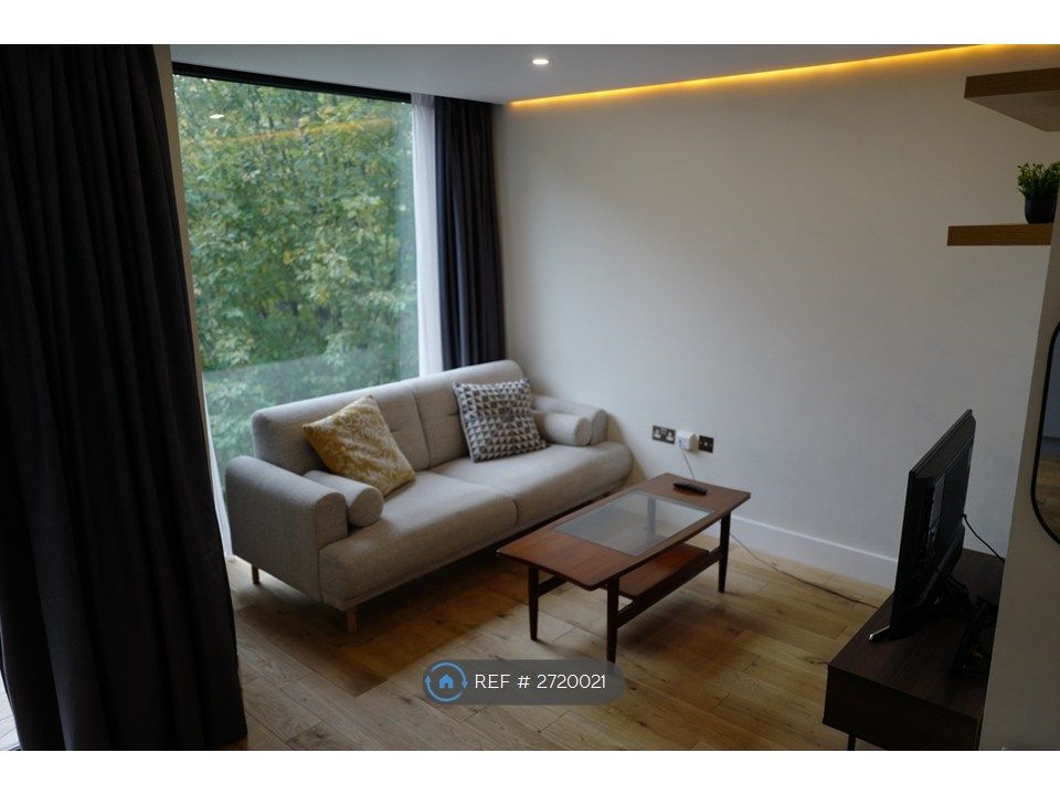 Property photo 2 of 9 Living Area