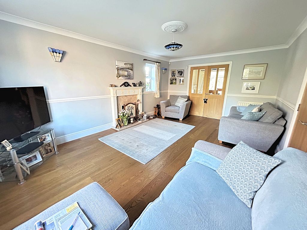Property photo 2 of 32