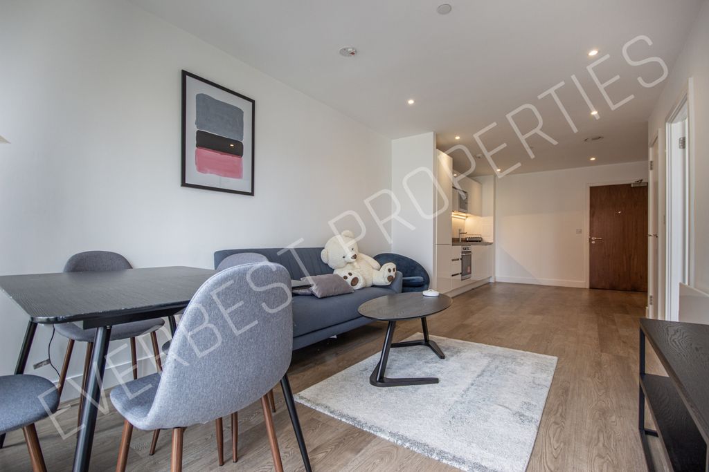 Property photo 2 of 8 7