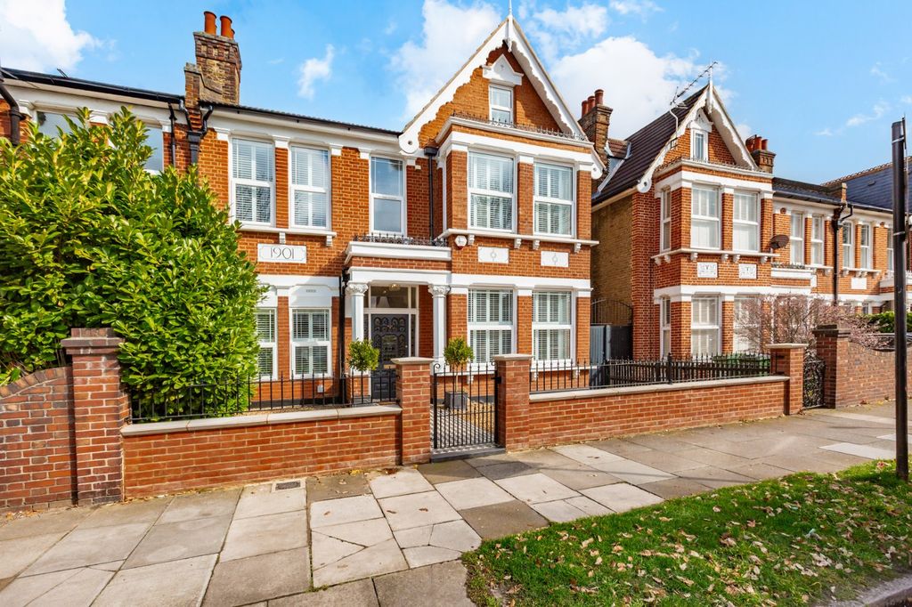 Property photo 1 of 63 Picture No. 80